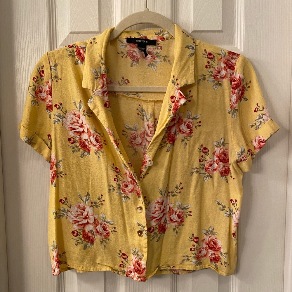 Forever 21 Floral Cropped Button Down